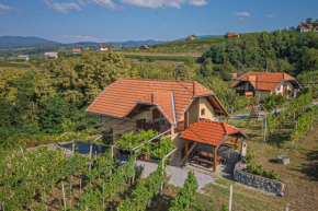 Vineyard Cottage Brodaric - Happy Rentals